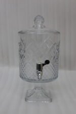 Elegant 4.5 liter glass beverage dispenser featuring a diamond-cut pattern and metal spigot on a table, as seen in 2.jpg.