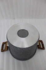 6L Turkish non-stick granite cooker with wood-finish handles and lid, showcased in a modern kitchen setting at OneMore.