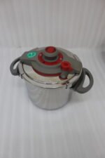 Turkish 2-in-1 non-stick steel cooker set featuring a 7L pressure pot and a 4L cooking pot with interchangeable lids, displayed on a kitchen counter.