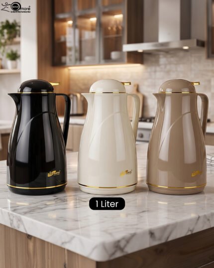 Three DAYDAYS 1L thermal vacuum flasks in black, cream, and beige with gold trim on a marble kitchen countertop.Three DAYDAYS 1L thermal vacuum flasks in black, cream, and beige with gold trim on a marble kitchen countertop.Three DAYDAYS 1L thermal vacuum flasks in black, cream, and beige with gold trim on a marble kitchen countertop.