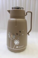 Two 2-liter MIXFF insulated thermal vacuum flasks in matte grey and beige with silver dTwo 2-liter MIXFF insulated thermal vacuum flasks in matte grey and beige with silver dandelion prints on a kitchen countertop.Two 2-liter MIXFF insulated thermal vacuum flasks in matte grey and beige with silver dandelion prints on a kitchen countertop.Two 2-liter MIXFF insulated thermal vacuum flasks in matte grey and beige with silver dandelion prints on a kitchen countertop.andelion prints on a kitchen countertop.