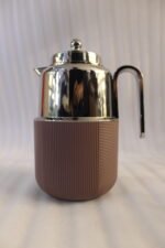 Two One More 1 Liter thermal vacuum coffee carafes in brown and sage green with ribbed bases and polished stainless steel tops on a kitchen counter.Two One More 1 Liter thermal vacuum coffee carafes in brown and sage green with ribbed bases and polished stainless steel tops on a kiTwo One More 1 Liter thermal vacuum coffee carafes in brown and sage green with ribbed bases and polished stainless steel tops on a kitchen counter.Two One More 1 Liter thermal vacuum coffee carafes in brown and sage green with ribbed bases and polished stainless steel tops on a kitchen counter.Two One More 1 Liter thermal vacuum coffee carafes in brown and sage green with ribbed bases and polished stainless steel tops on a kitchen counter.Two One More 1 Liter thermal vacuum coffee carafes in brown and sage green with ribbed bases and polished stainless steel tops on a kitchen counter.tchen counter.